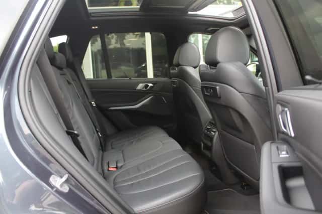 BMW X5 (2019) thumbnail 12