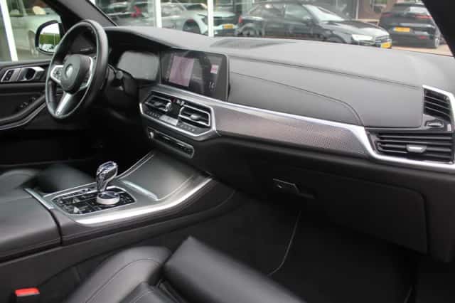 BMW X5 (2019) thumbnail 13