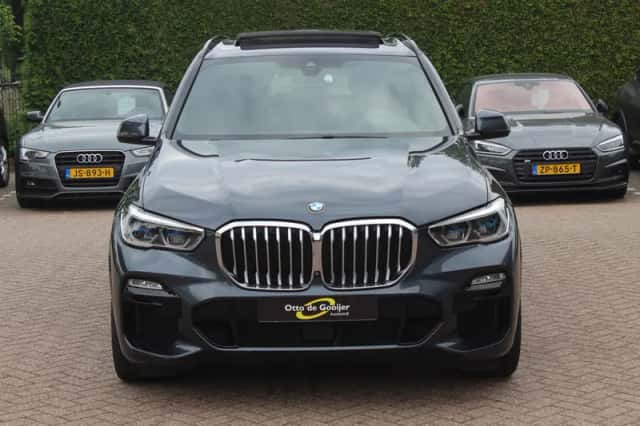 BMW X5 (2019) thumbnail 8