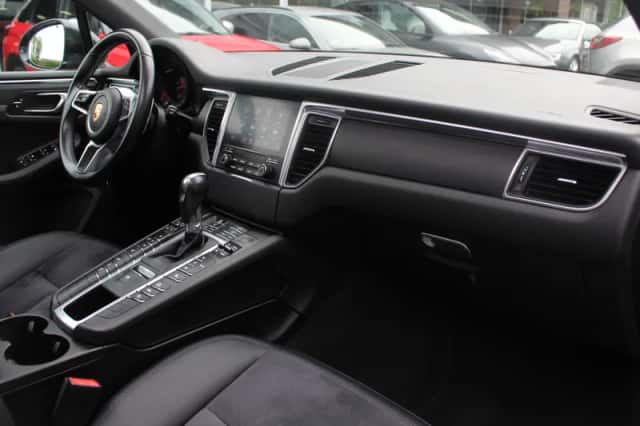 Porsche Macan (2017) thumbnail 13