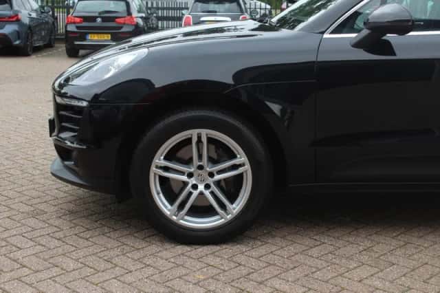 Porsche Macan (2017) thumbnail 14