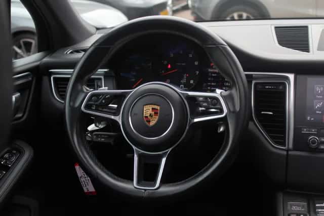 Porsche Macan (2017) thumbnail 17