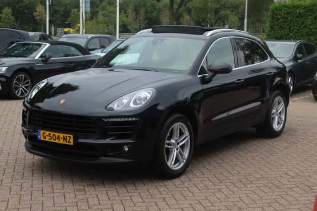 Porsche Macan (2017) thumbnail 6