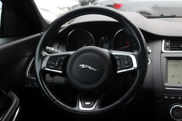 Jaguar E-Pace (2018) thumbnail 17