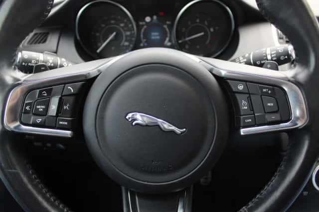 Jaguar E-Pace (2018) thumbnail 30