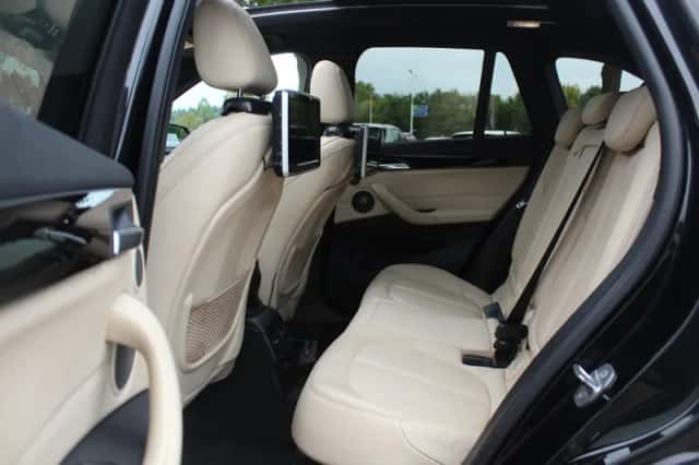 BMW X1 (2016) thumbnail 11