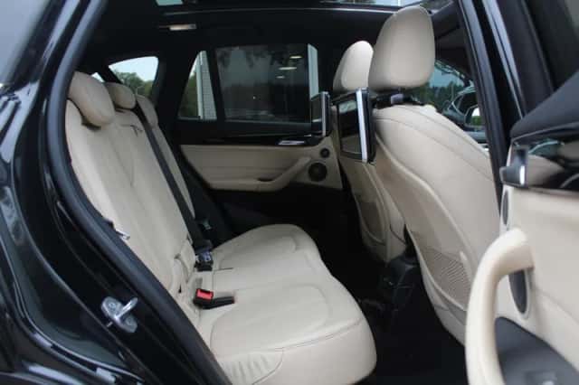BMW X1 (2016) thumbnail 12