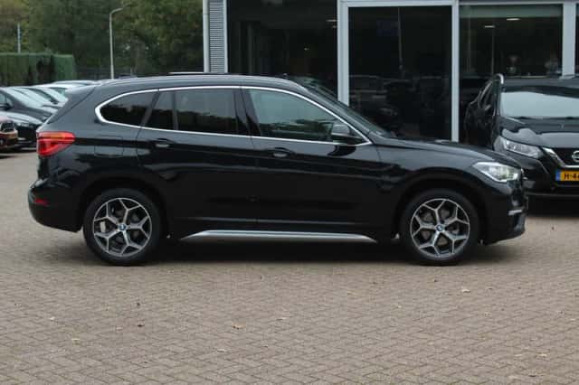 BMW X1 (2016) thumbnail 5