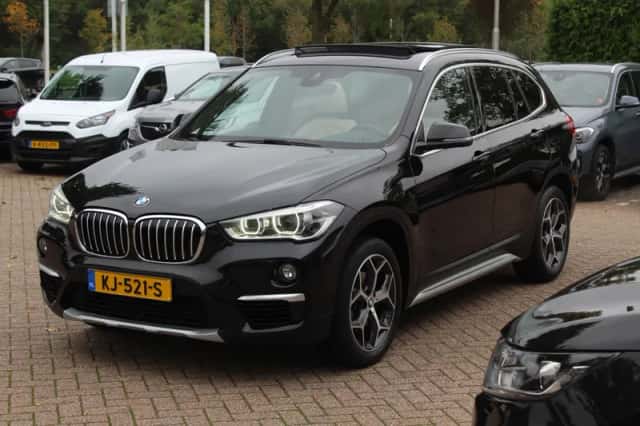 BMW X1 (2016) thumbnail 6