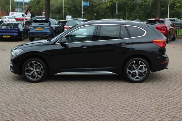 BMW X1 (2016) thumbnail 7