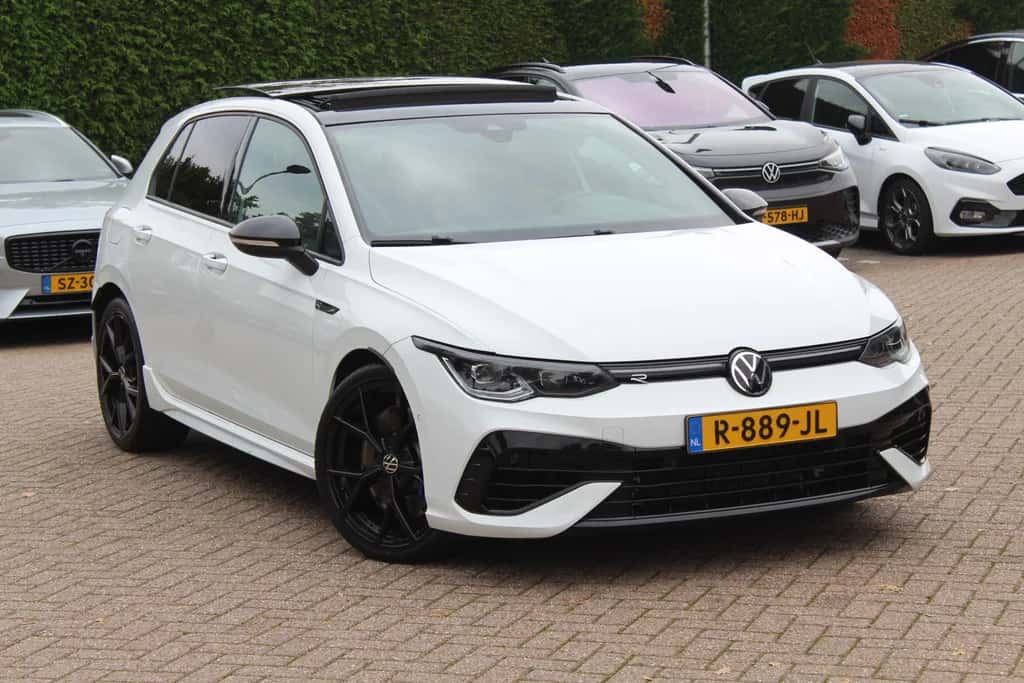 Volkswagen Golf (2022) — foto 1