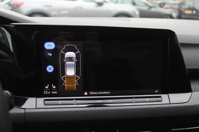 Volkswagen Golf (2022) thumbnail 20