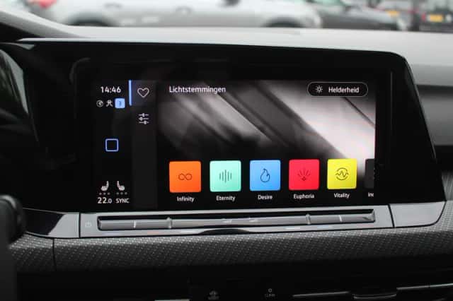 Volkswagen Golf (2022) thumbnail 26