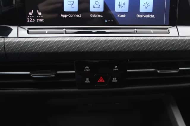 Volkswagen Golf (2022) thumbnail 28