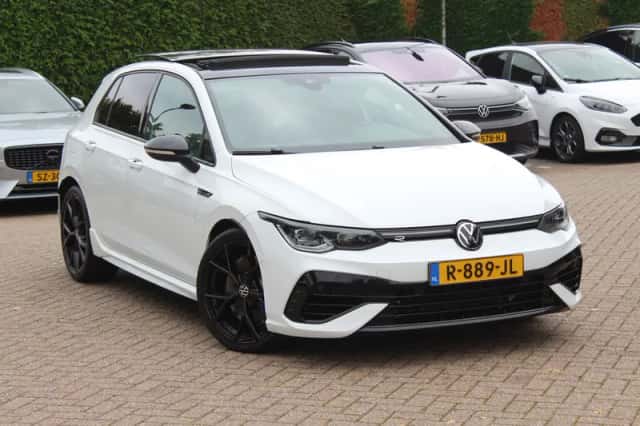 Volkswagen Golf (2022) thumbnail 36
