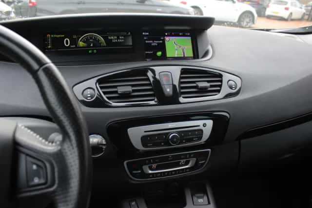 Renault Scénic (2016) thumbnail 19