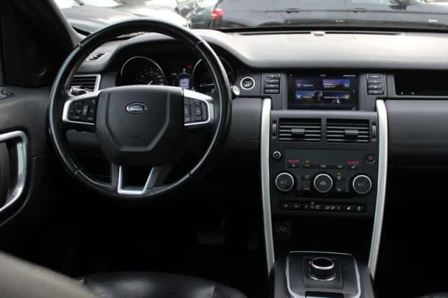 Land Rover Discovery Sport (2017) thumbnail 9