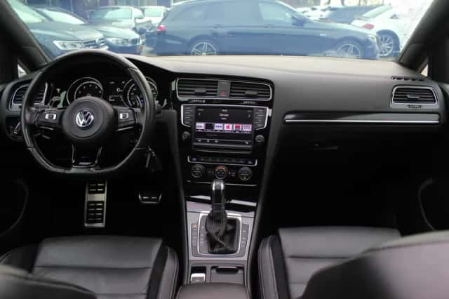 Volkswagen Golf (2014) thumbnail 2