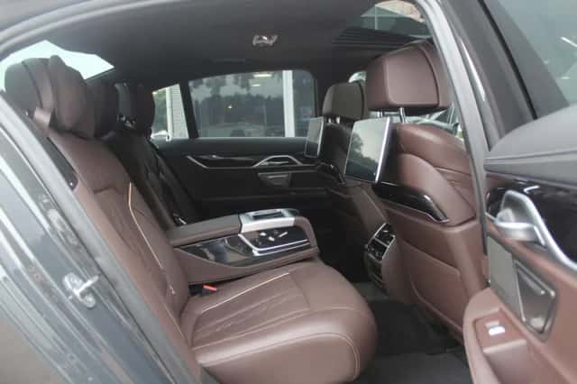 BMW 7-Serie (2019) thumbnail 12