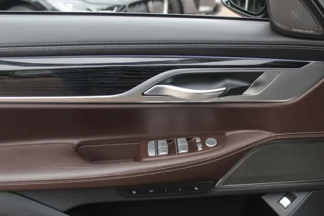 BMW 7-Serie (2019) thumbnail 36
