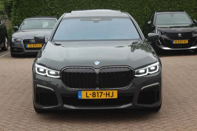 BMW 7-Serie (2019) thumbnail 8