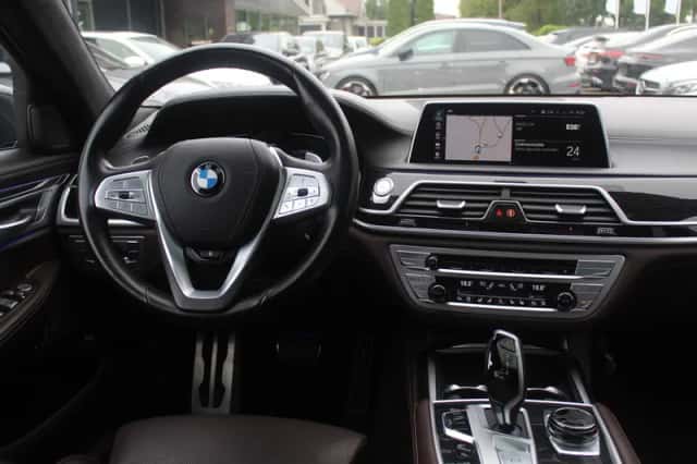 BMW 7-Serie (2019) thumbnail 9