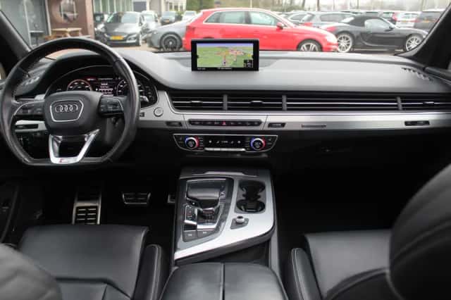 Audi Q7 (2016) thumbnail 2