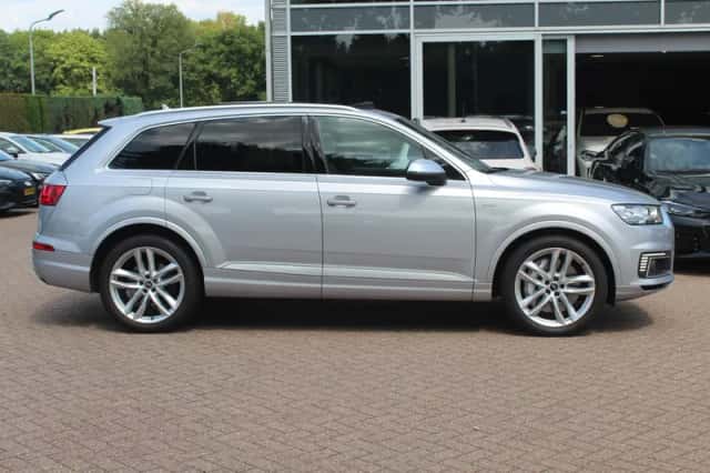 Audi Q7 (2016) thumbnail 5