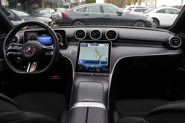 Mercedes-Benz C-Klasse (2023) thumbnail 2