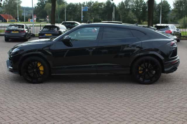 Lamborghini Urus (2020) thumbnail 7