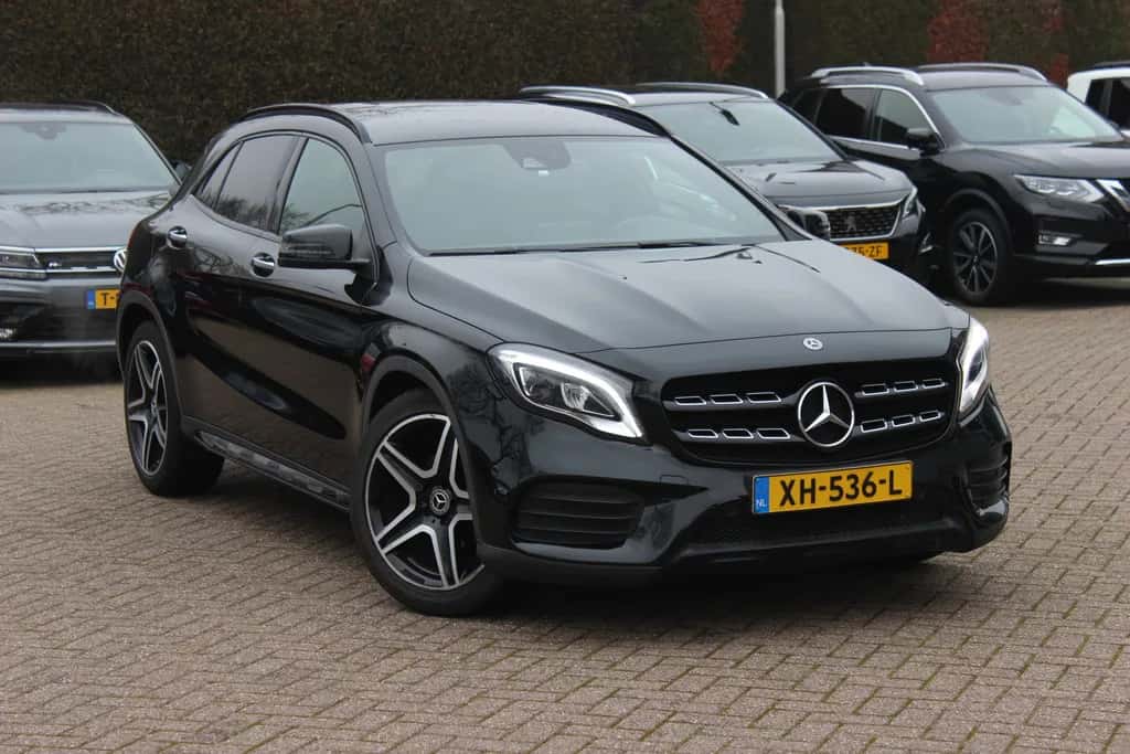 Mercedes-Benz GLA (2019) — foto 1