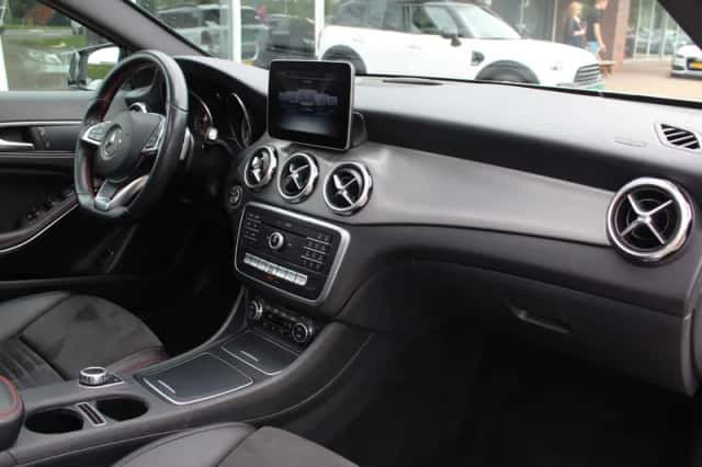 Mercedes-Benz GLA (2019) thumbnail 13