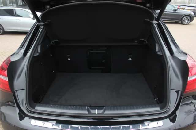 Mercedes-Benz GLA (2019) thumbnail 16