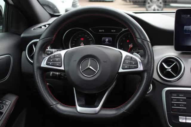 Mercedes-Benz GLA (2019) thumbnail 17