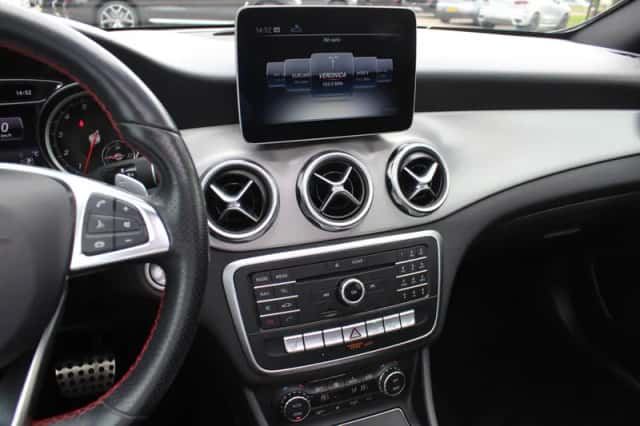 Mercedes-Benz GLA (2019) thumbnail 18