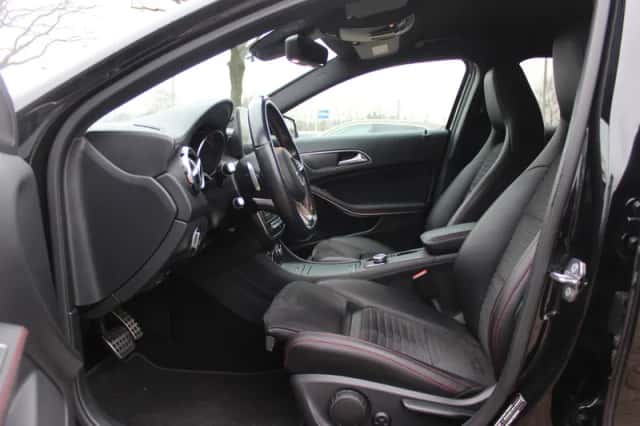 Mercedes-Benz GLA (2019) thumbnail 10