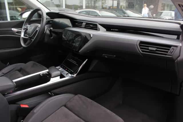 Audi e-tron (2020) thumbnail 14