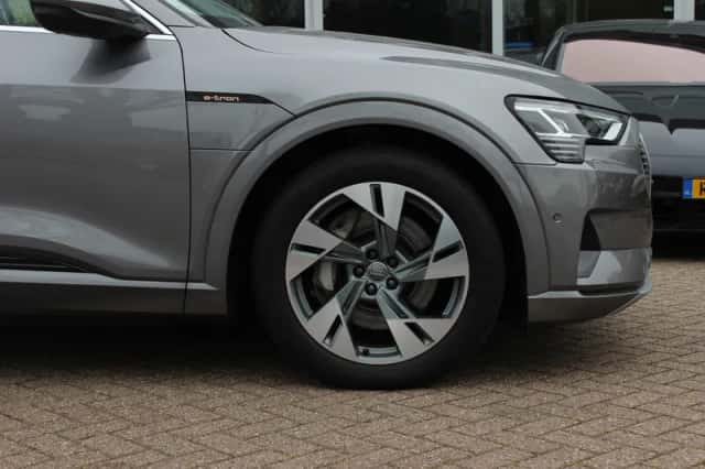 Audi e-tron (2020) thumbnail 15