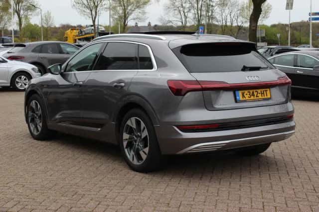 Audi e-tron (2020) thumbnail 4