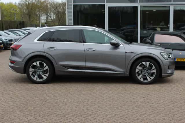 Audi e-tron (2020) thumbnail 6