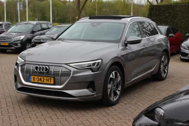 Audi e-tron (2020) thumbnail 7