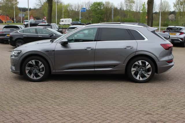 Audi e-tron (2020) thumbnail 8