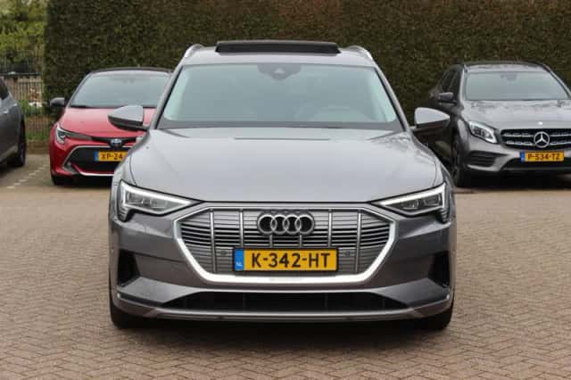 Audi e-tron (2020) thumbnail 9