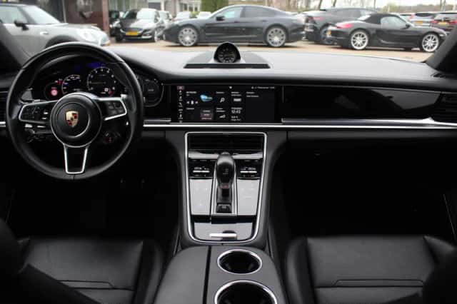 Porsche Panamera (2020) thumbnail 2