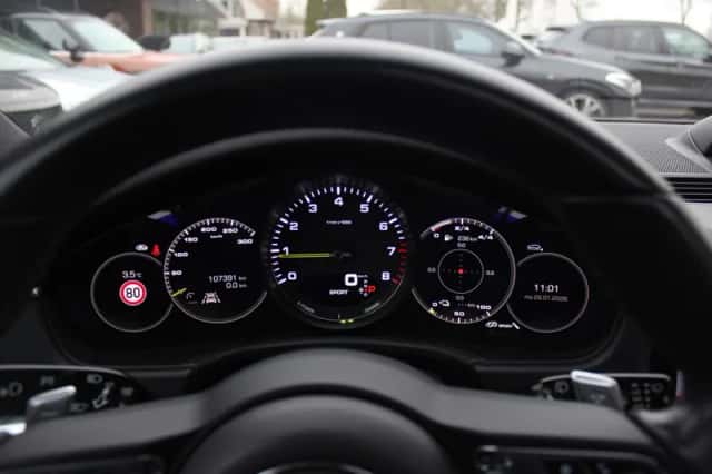 Porsche Panamera (2020) thumbnail 18