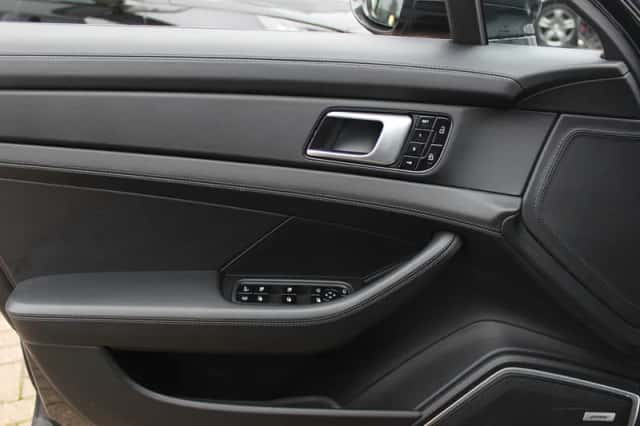Porsche Panamera (2020) thumbnail 40