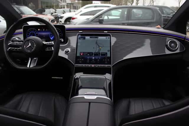 Mercedes-Benz EQE (2023) thumbnail 3