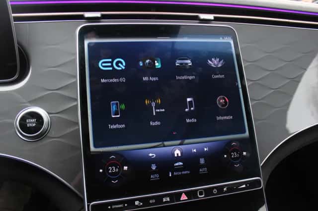 Mercedes-Benz EQE (2023) thumbnail 22