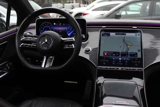 Mercedes-Benz EQE (2023) thumbnail 10