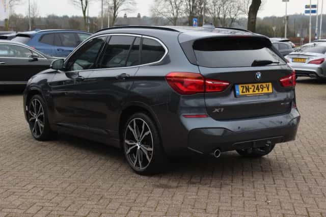 BMW X1 (2019) thumbnail 3